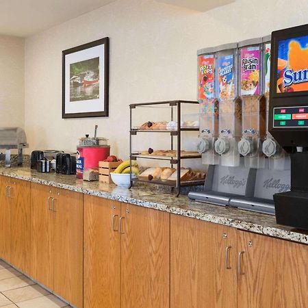 Country Inn & Suites By Radisson, Holland, Mi מראה חיצוני תמונה