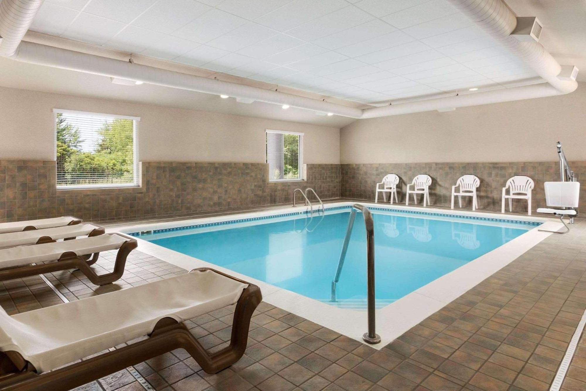 Country Inn & Suites By Radisson, Holland, Mi מראה חיצוני תמונה