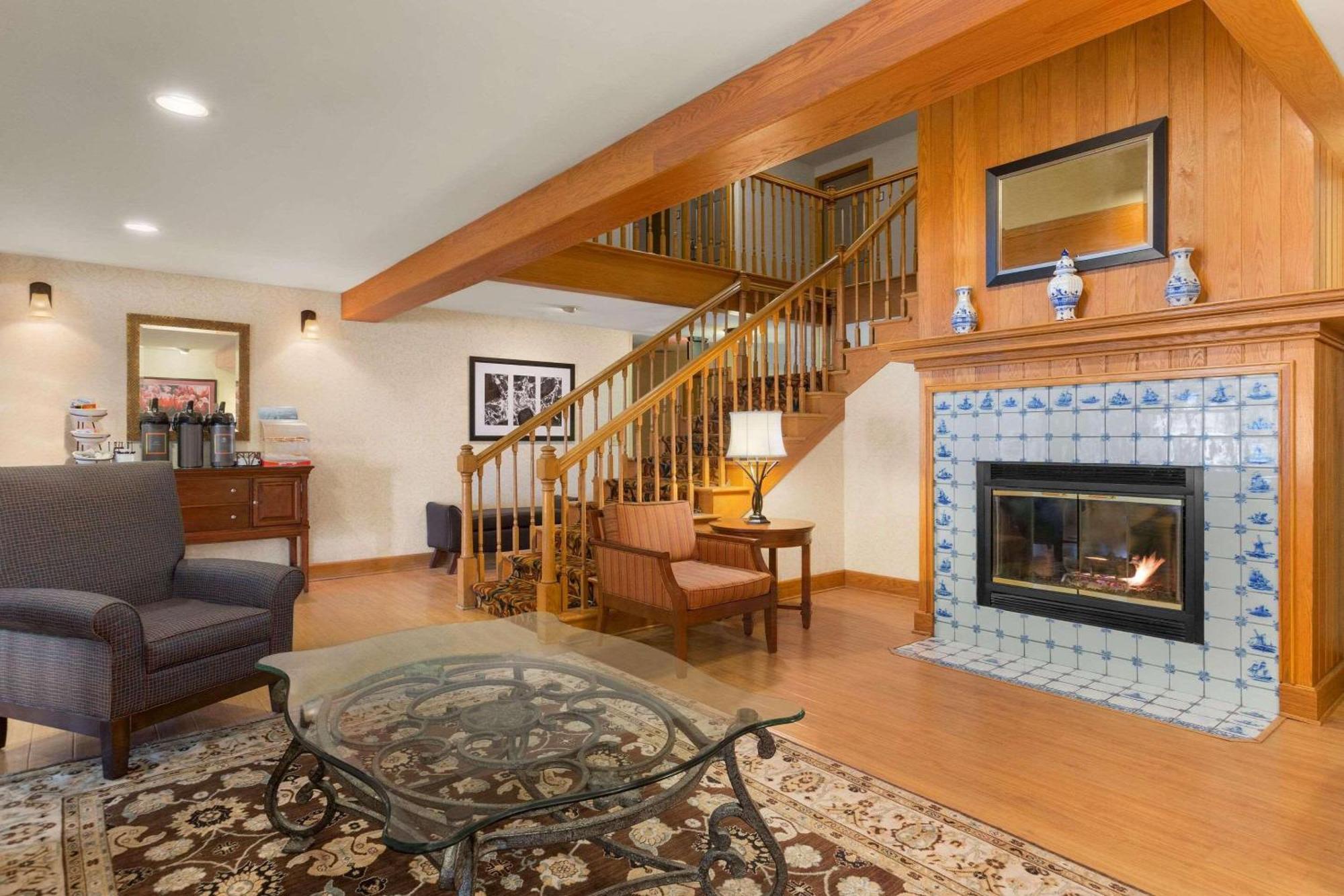 Country Inn & Suites By Radisson, Holland, Mi מראה חיצוני תמונה